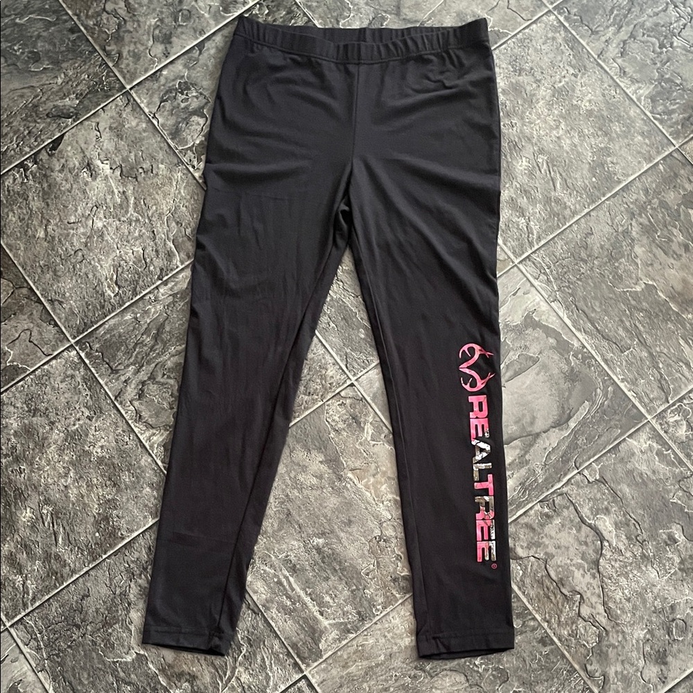 ⭐️NWOT REALTREE Pink Camo Logo Black Leggings Lightweight Sporty Hunting Fishing